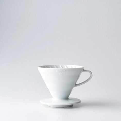 Hario dripper V60-02 keramický - biely (VDCR-02-W)