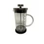 Jednoduchá čierna french press kanvica s objemom 350 ml na bezchybnú prípravu filtrovanej kávy s plným telom.