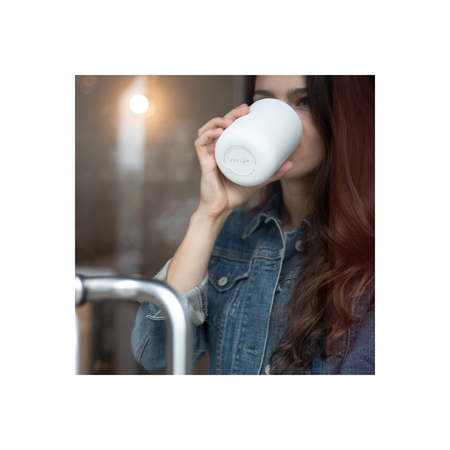 Hrnček Fellow Carter Everywhere 473 ml biely