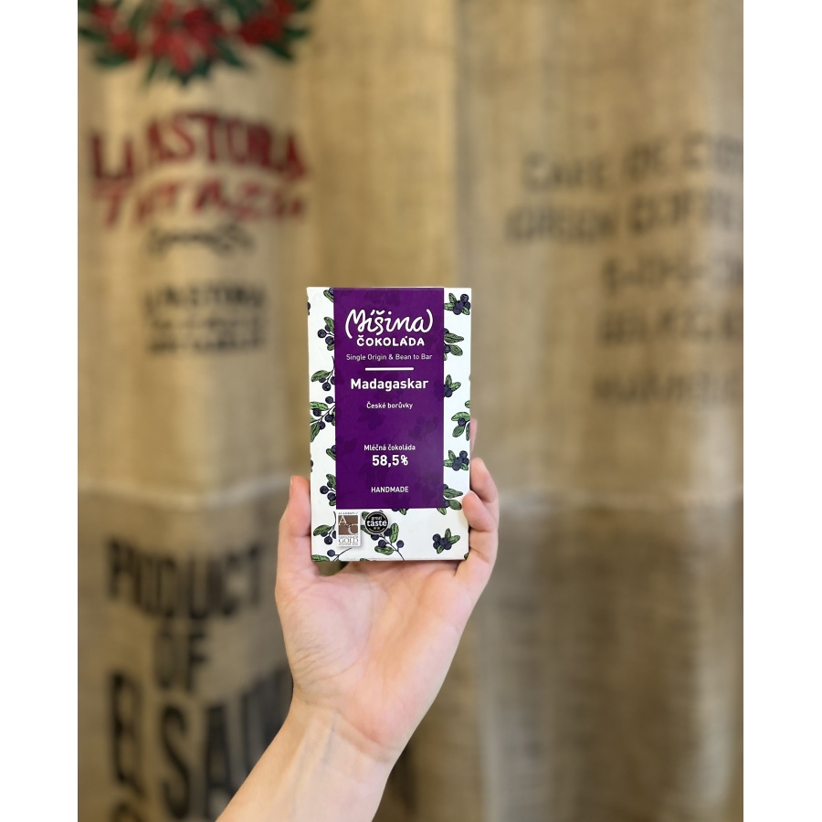 Zmiešaná mliečna čokoláda s českými čučoriedkami 58,5 %