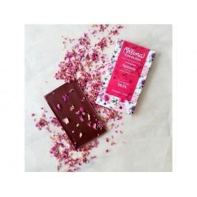 Czekolada Mieszanka czekolady, truskawki z Tanzanii, kokos, róża 58,5% 2