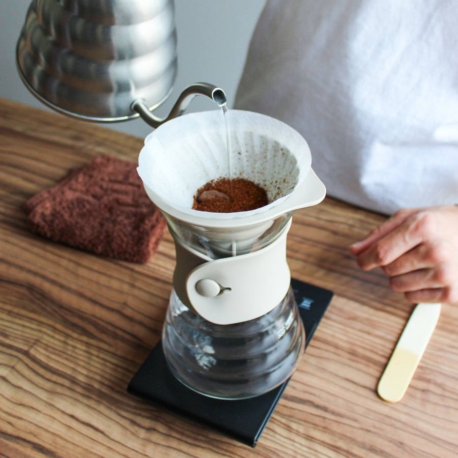 Karafa na odkvapkávanie Hario V60 (VDD-02MIX-GREY)