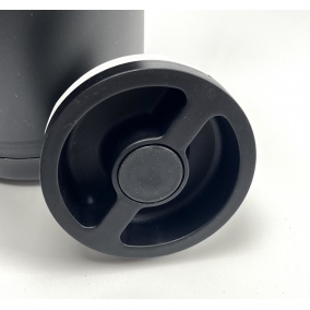 Termoska Kaffia 1 l s drevenou rukoväťou - ČIERNA 2