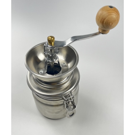 Mlynček z nehrdzavejúcej ocele Kaffia Silver Mill