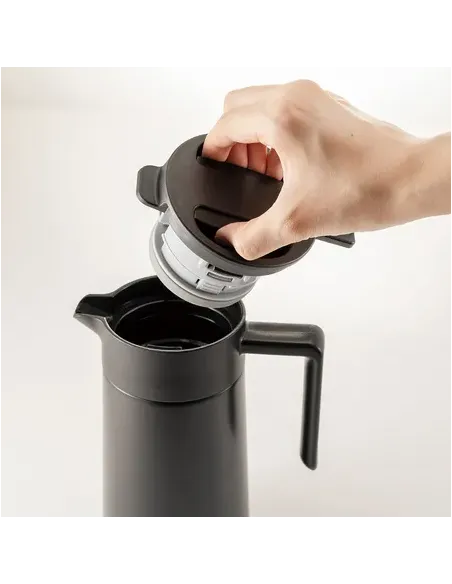 Termo džbán Hario 600 ml s keramickým povrchom - ČIERNY