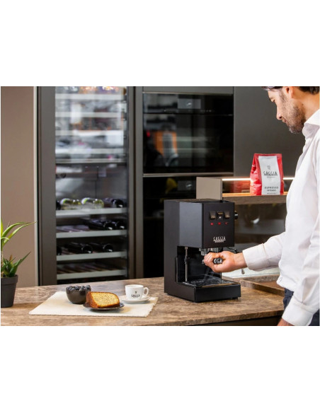 Pákový kávovar GAGGIA Classic EVO E24, čierny