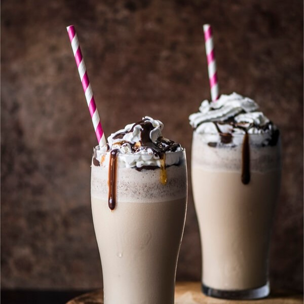 Príprava kávy frappé