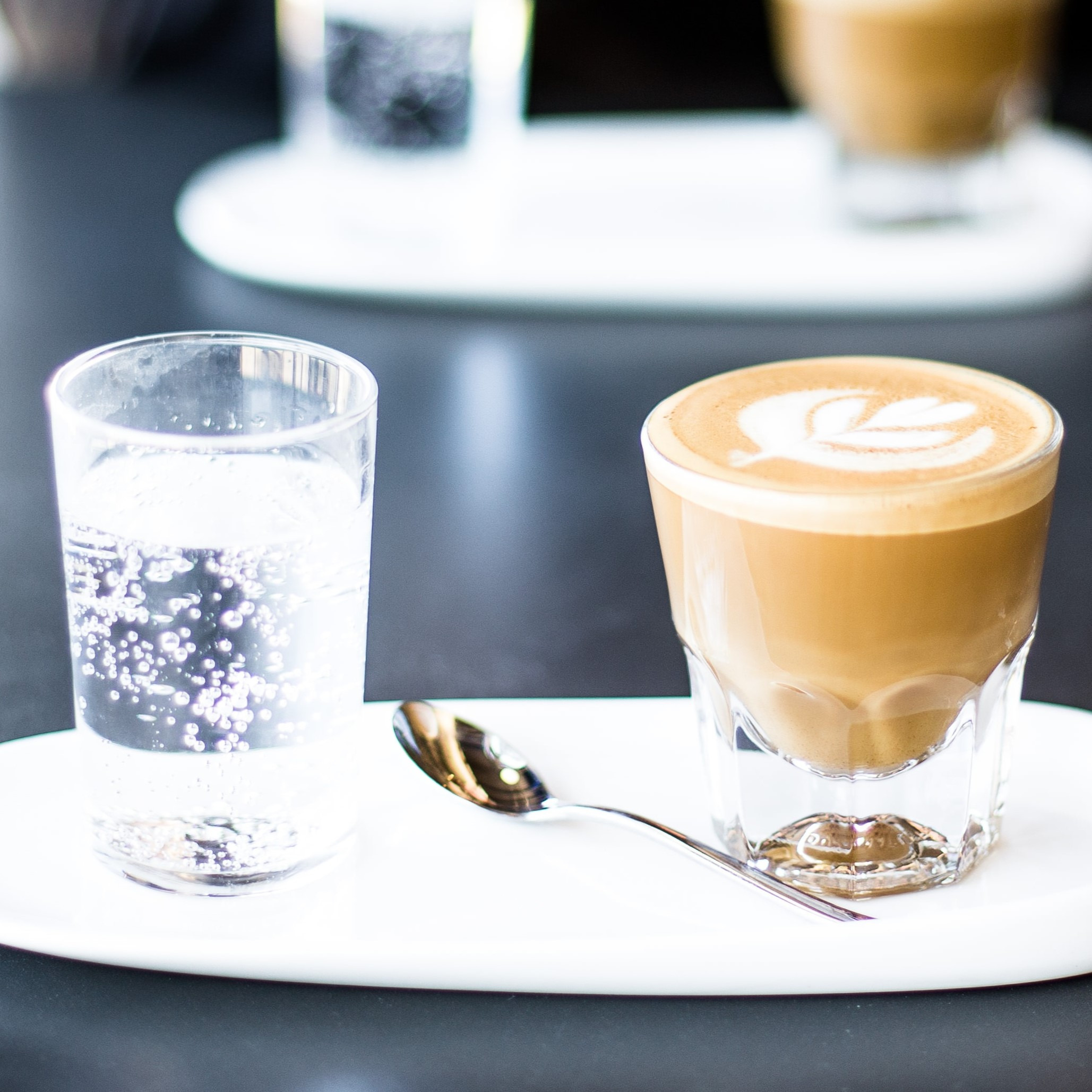 Káva piccolo alebo kofeín yetti